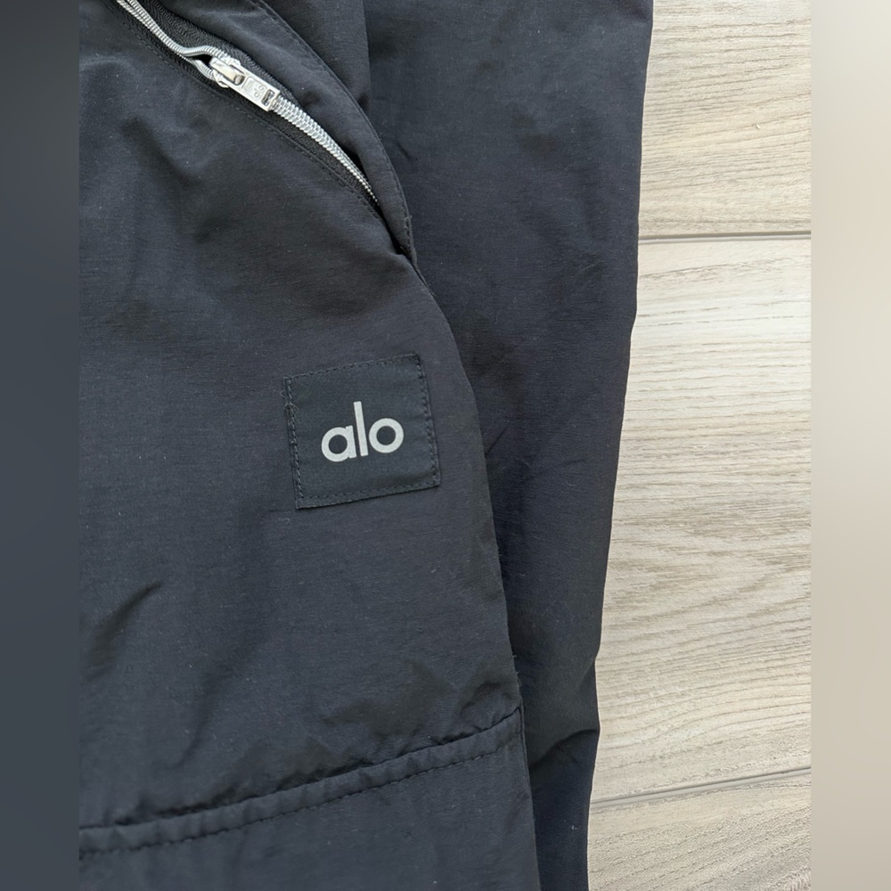 Alo Yoga The Edge Cargo Pants - Picture 7 of 10